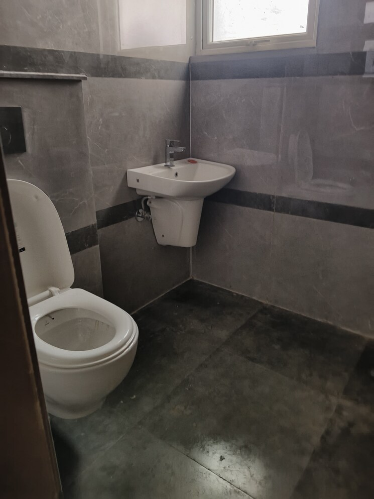 Bathroom, kharar kurali highway 2 Bedroom 115 Sq.Yd. Apartment In KharaR Kurali Highway Mohali 8050063
