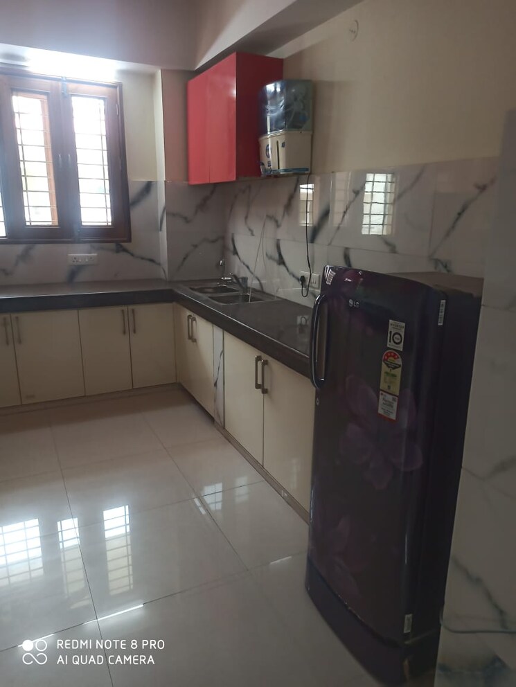 Kitchen, dlf-city-gurgaon 2 Bedroom 200 Sq.Ft. Builder Floor In Sector 27 Gurgaon 8050054