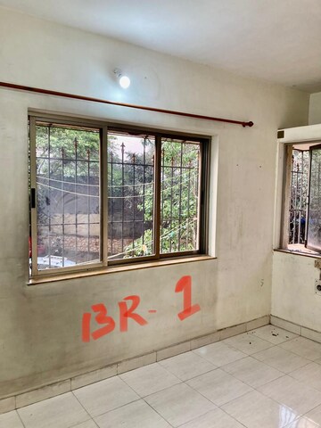 Room in 3 BHK Apartment at Happy Valley, Manpada – for Rent