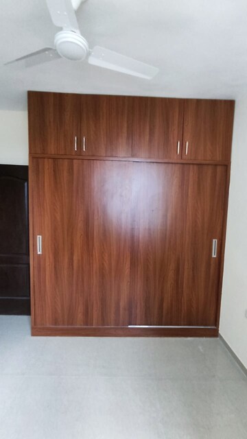 Furnished Amenities in 3 BHK Apartment at Omaxe R2, Gomti Nagar – for Sale
