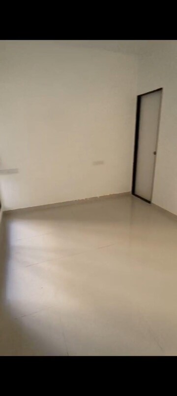 Room in 1 BHK Apartment at Chandak Nishchay, Borivali East – for Rent