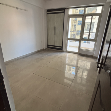 Room in 3 BHK Apartment at Jm Park Sapphire, Ramprastha Greens – for Sale