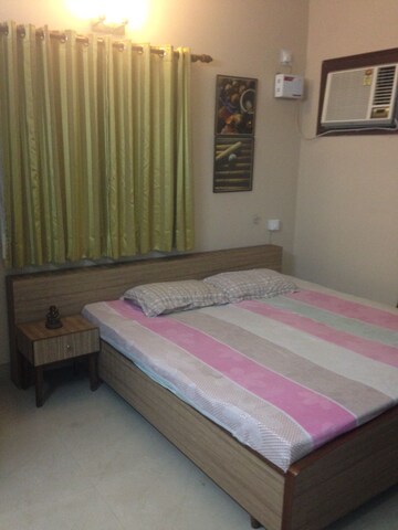 Bedroom in 2 BHK Builder Floor at Sector 26a – for Rent