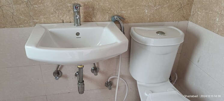 Bathroom, amrapali-golf-homes 2.5 Bedroom 945 Sq.Ft. Apartment In Sector 4, Greater Noida Greater Noida 8050215