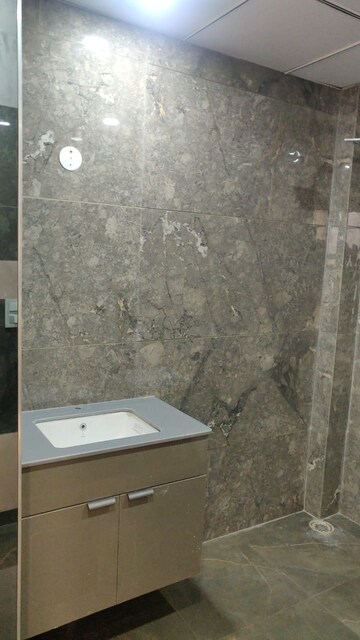 Bathroom in 4 BHK Builder Floor at Ardee City, Sector 52 – for Rent