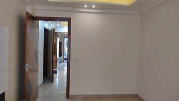 Room in 4 BHK Builder Floor at Ardee City, Sector 52 – for Rent