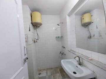 Bathroom in 2 BHK Apartment at DLF Silver Oaks, Sector 26 – for Rent