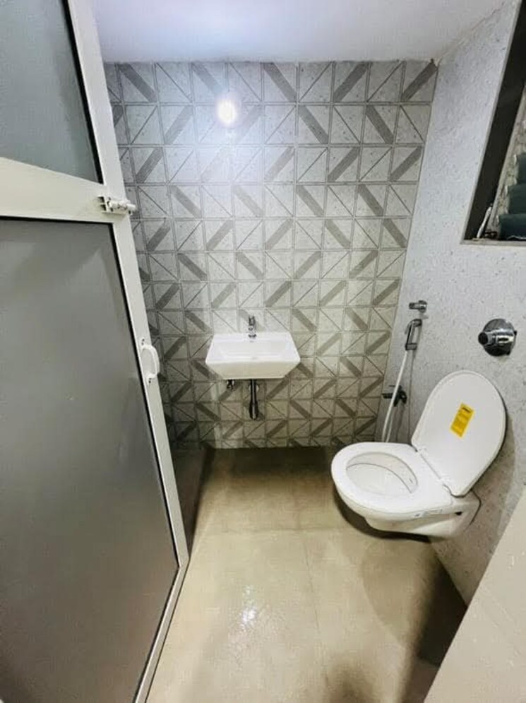 Bathroom, sai-siddhant-palace 2 Bedroom 534 Sq.Ft. Apartment In Nalasopara East Palghar 8050224