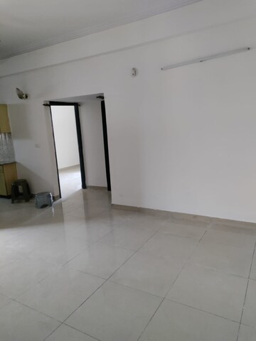 Room in 3 BHK Apartment at Skytech Colour Avenue, Sector 10 Greater Noida – for Sale