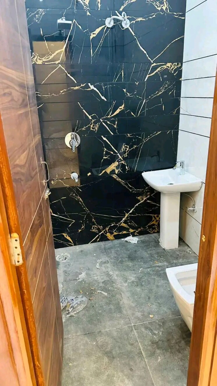 Bathroom, sector 125 4 Bedroom 115 Sq.Yd. Independent House In Sector 125 Mohali 8050256