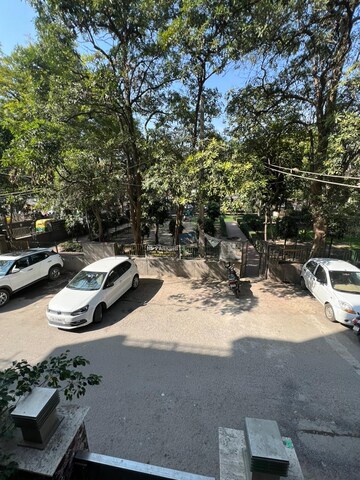Parking in 3 BHK Apartment at Malviya Nagar – for Rent