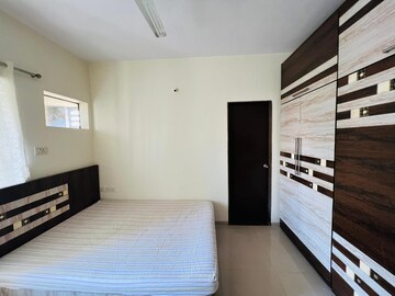 Room in 2 BHK Apartment at Evershine Sapphire, Chandivali – for Rent