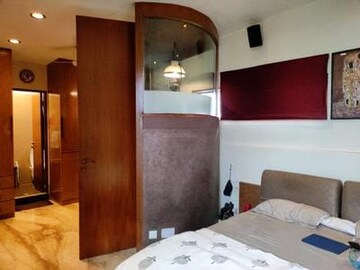 Furnished Amenities in 4 BHK Apartment at Bandra West – for Sale
