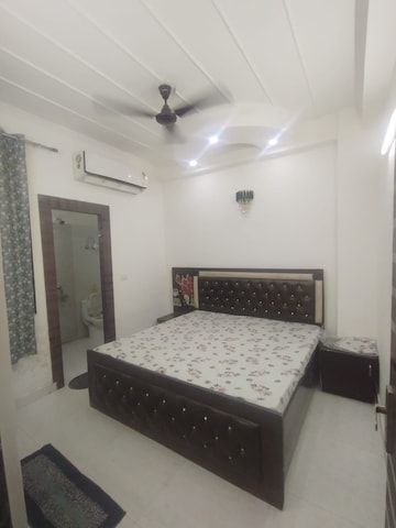 Bedroom in 1 RK Builder Floor at Shakti Khand Iii – for Rent