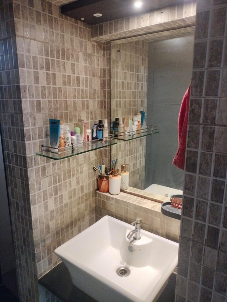 Attached Bathroom, manpada 1 Bedroom 400 Sq.Ft. Apartment In Manpada Thane 8050340