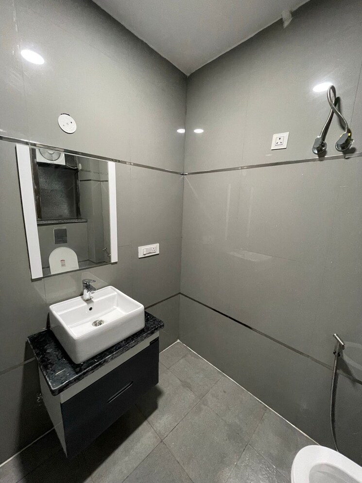 Bathroom, saket 3 Bedroom 12500 Sq.Ft. Builder Floor In Saket Delhi 8050333