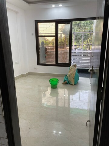 Room in 3 BHK Builder Floor at Saket – for Sale