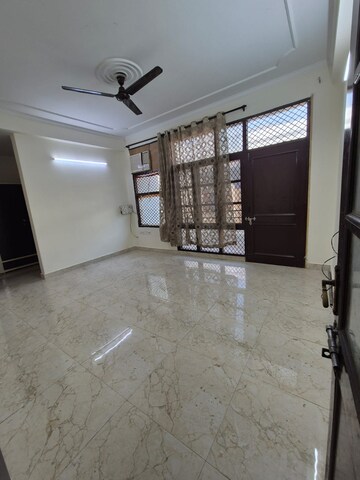 Parking in 4 BHK Apartment at Sector 56 – for Rent