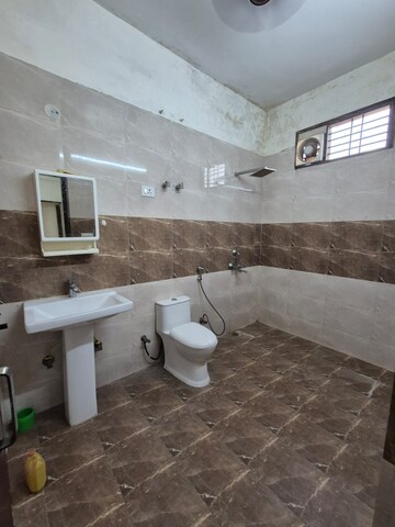 Kitchen in 4 BHK Apartment at Sector 56 – for Rent
