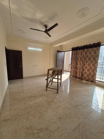 Room in 4 BHK Apartment at Sector 56 – for Rent