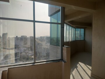 Room in  Office Space at C-Scheme – for Rent
