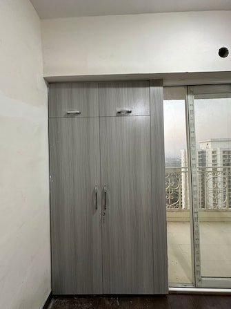 2 BHK Apartment For Rent in Mahagun Mantra I Sector 10 Greater Noida Greater Noida  8050422