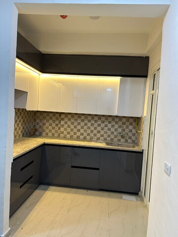 Kitchen in 2 BHK Apartment at Mahagun Mantra I, Sector 10 Greater Noida – for Rent