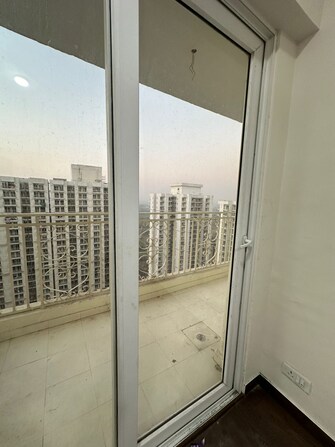 2 BHK Apartment For Rent in Mahagun Mantra I Sector 10 Greater Noida Greater Noida  8050422