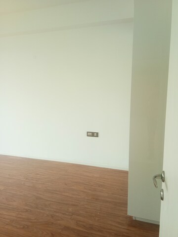 Bedroom in 4 BHK Apartment at DLF The Crest, Sector 54 – for Rent