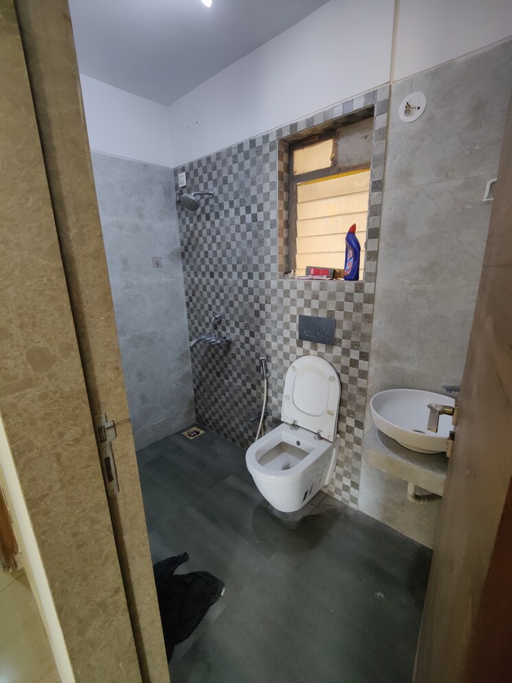 Attached Bathroom, palacia-kingston-phase-2 2 Bedroom 669 Sq.Ft. Apartment In Ghodbunder Road Thane 8050504