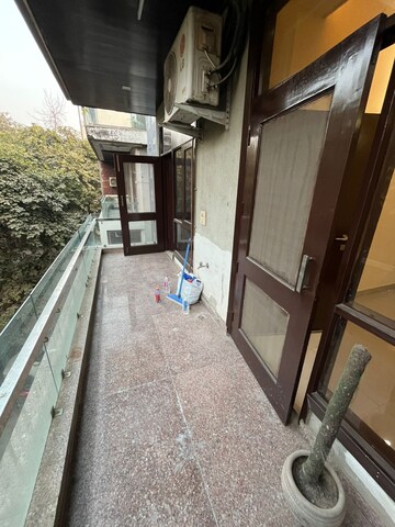 Balcony in 3 BHK Builder Floor at Ansal Sushant Lok I, Sector 43 – for Rent