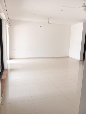 Room in 2.5 BHK Apartment at Park Express, Baner – for Sale