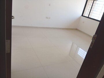 Room in 2.5 BHK Apartment at Park Express, Baner – for Sale
