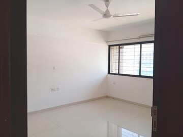 Room in 2.5 BHK Apartment at Park Express, Baner – for Sale