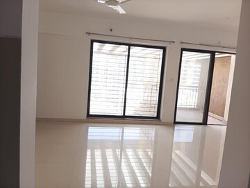 Room in 2.5 BHK Apartment at Park Express, Baner – for Sale