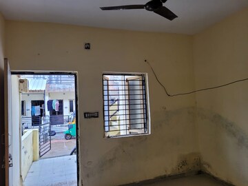 Room in 4 BHK Independent House at Kadi - Thol Road – for Sale