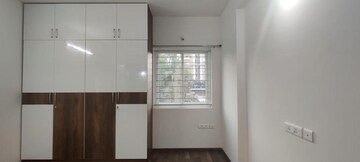Room in 2.5 BHK Apartment at Rajapushpa Regalia, Kokapet – for Rent
