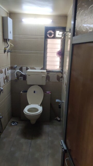 Master Bedroom in 1 BHK Apartment at Jyoti Complex, Goregaon East – for Rent