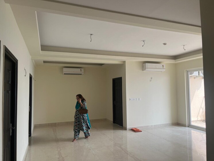  Parking, parsvnath-srishti 2.5 Bedroom 1406 Sq.Ft. Apartment In Sector 93 Noida 8050632