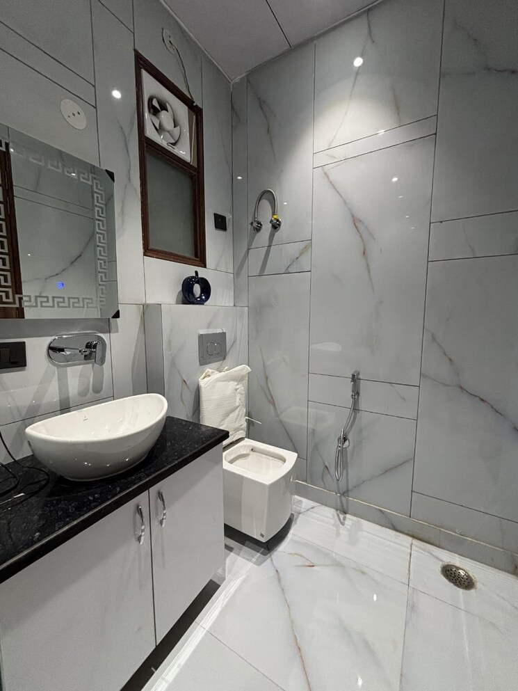 Master Bedroom, maya-homes 4 Bedroom 2200 Sq.Ft. Builder Floor In Indrapuram Ghaziabad 8050659