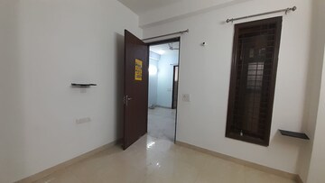 Room in 3.5 BHK Builder Floor at Ardee City, Sector 52 – for Rent