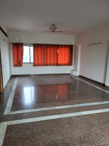 Kitchen in 2.5 BHK Apartment at Ansal Celebrity Homes, Sector 2 – for Rent