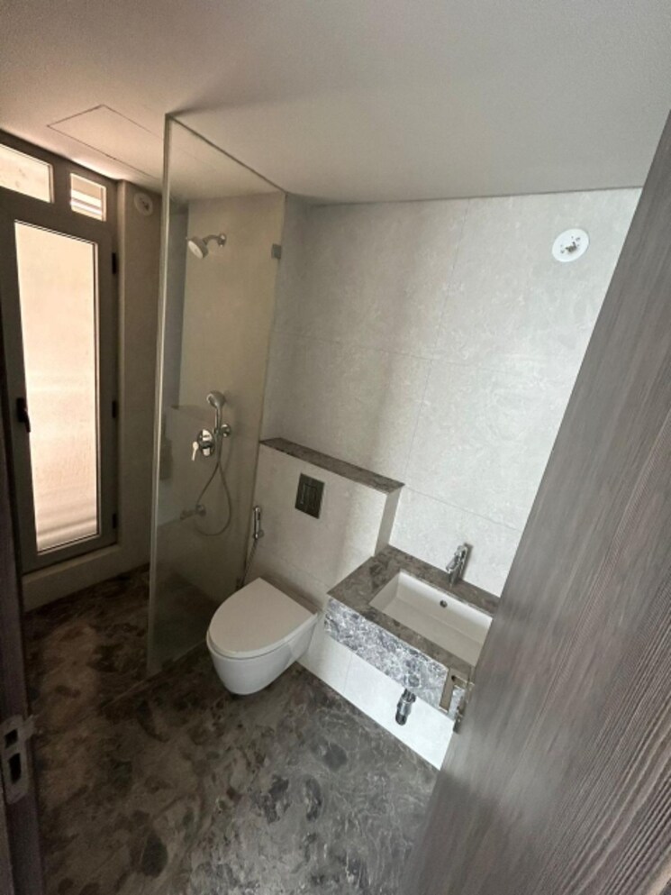 Bathroom, raheja-imperia 3 Bedroom 1519 Sq.Ft. Apartment In Worli Mumbai 8050768