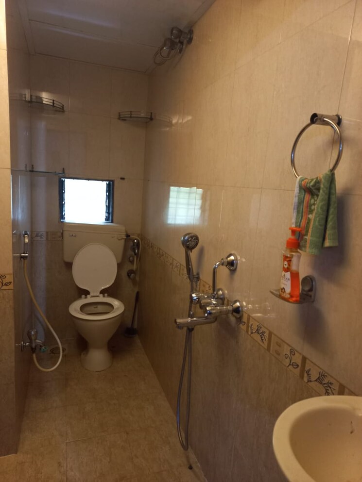 Bathroom, oakland-park 2 Bedroom 950 Sq.Ft. Apartment In Andheri West Mumbai 8050785
