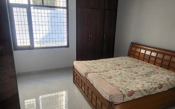 1 RK Builder Floor For Rent in Phase Lll