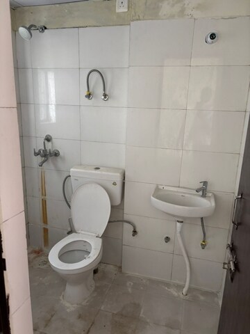 Bathroom in 3 BHK Apartment at Auric City Homes, Sector 82 – for Rent