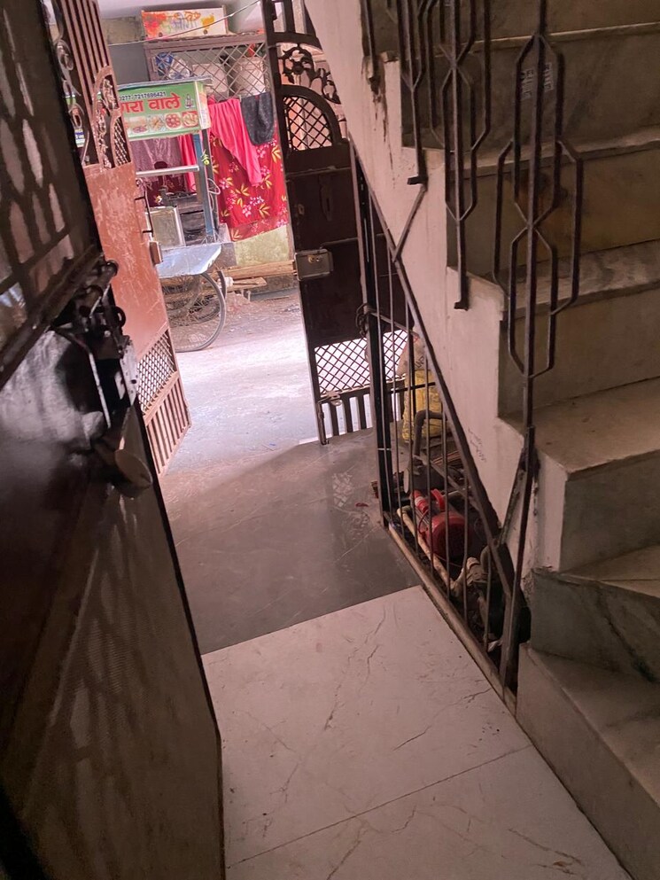 Balcony, mayur vihar 1 2.5 Bedroom 450 Sq.Ft. Builder Floor In Mayur Vihar 1 Delhi 8050865