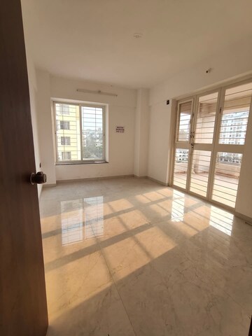 Room in 3 BHK Apartment at Vikas Ritz, Khadakpada – for Sale