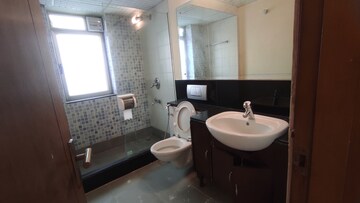 Master Bedroom in 3.5 BHK Apartment at Parsvnath Exotica, Sector 53 – for Rent