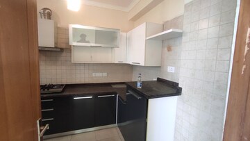 Kitchen in 3.5 BHK Apartment at Parsvnath Exotica, Sector 53 – for Rent